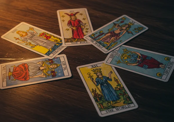 A spread of diverse Major Arcana tarot cards
